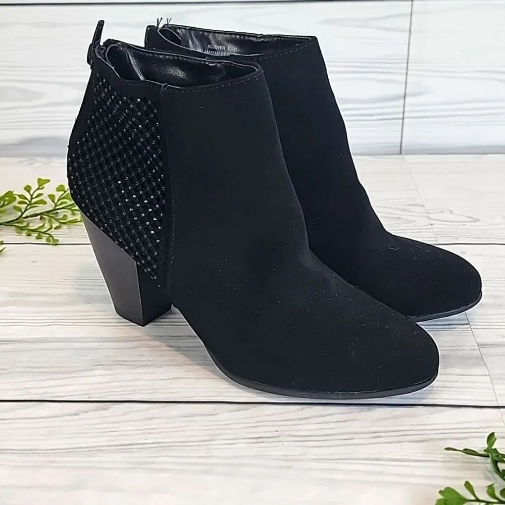 Andiamo Aclover Bootie Black Faux Suede With Diamind Studding Womens Size 5.5